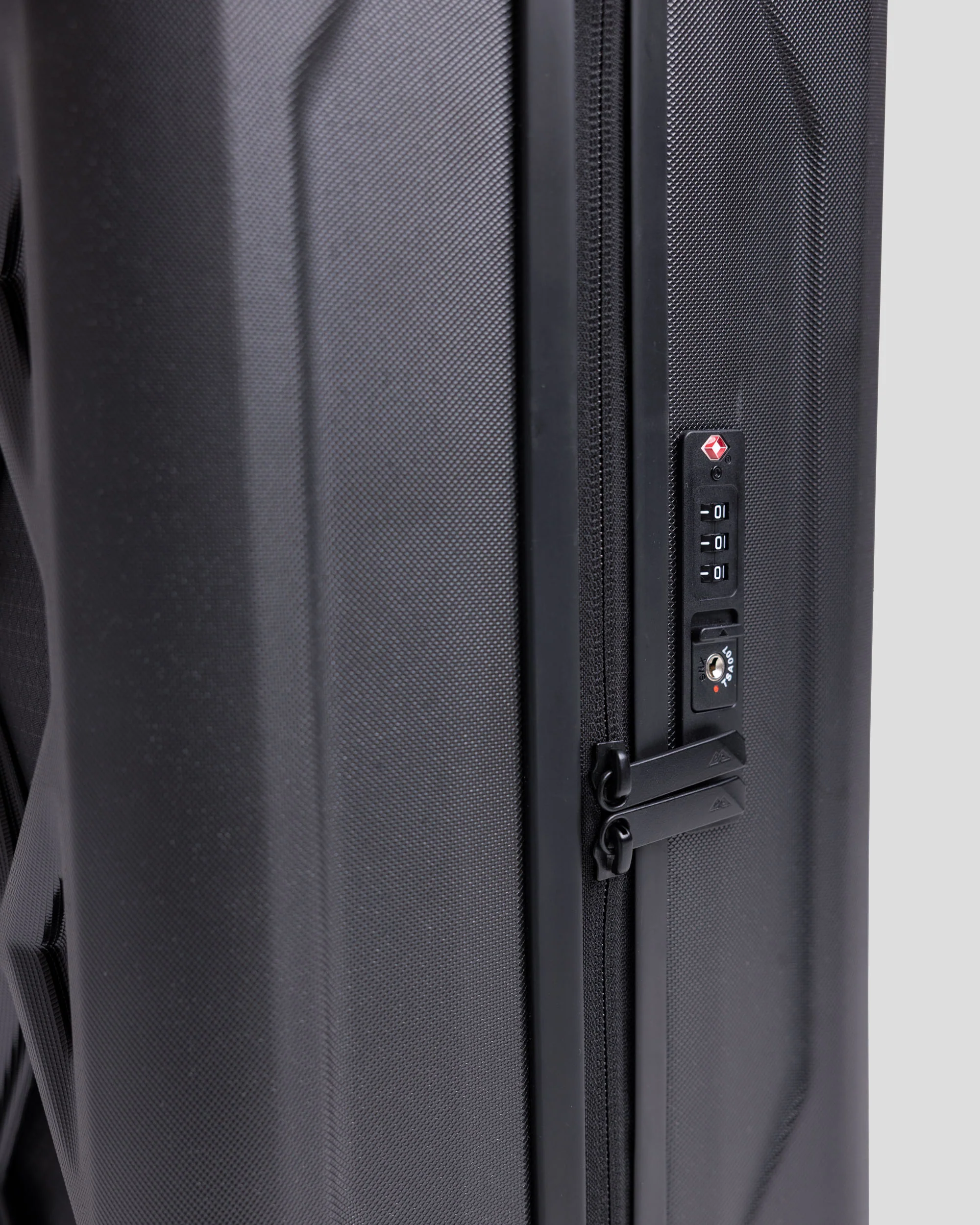 Feather Flight® Carry-On Spinner - 40L - Black Stingray - Image 11