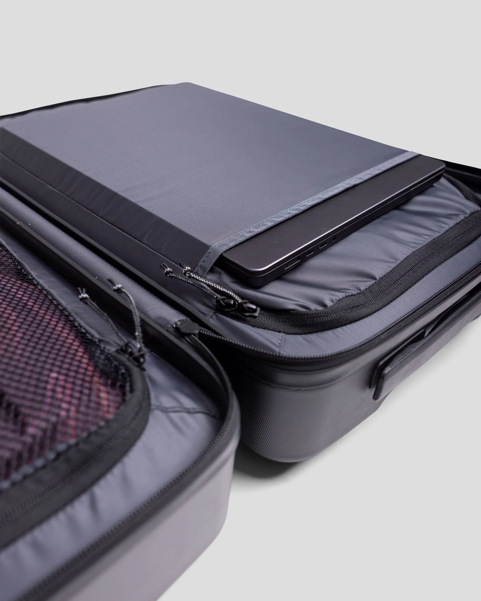 Feather Flight® Carry-On Spinner - 40L - Black Stingray - Image 16