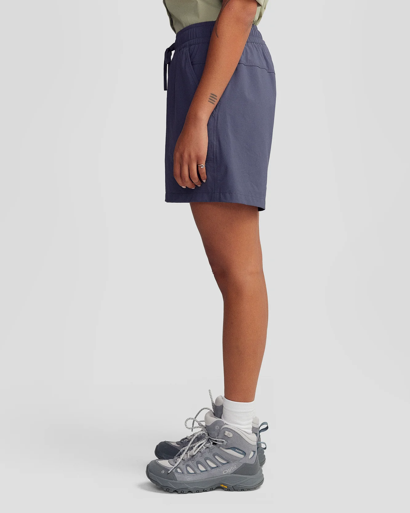 Women’s Trailhead 4” Shorts - Mid Navy - Image 3