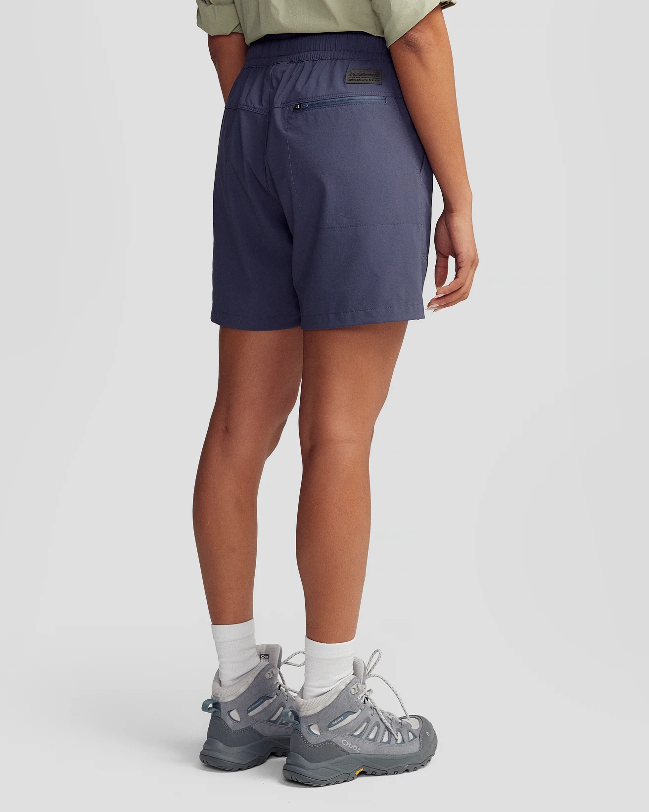 Women’s Trailhead 4” Shorts - Mid Navy - Image 4